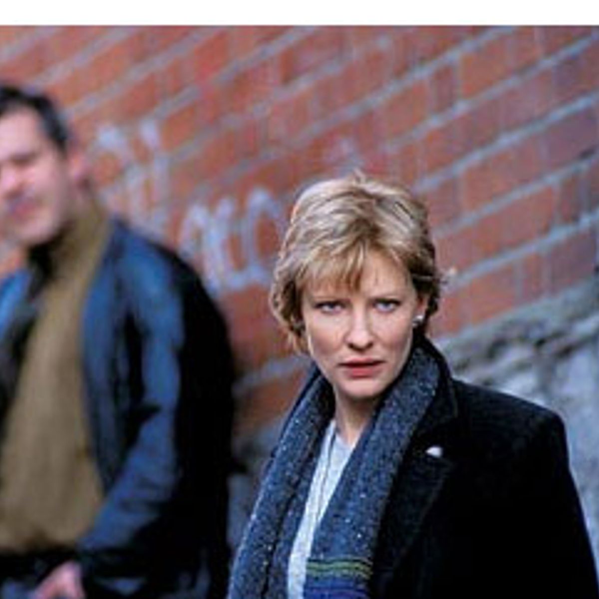 Veronica Guerin Salon Com Au milieu des annees 90, dublin est le terrain d'une guerre sans merci entre les barons de la drogue qui s'arrachent le controle de la ville. veronica guerin salon com