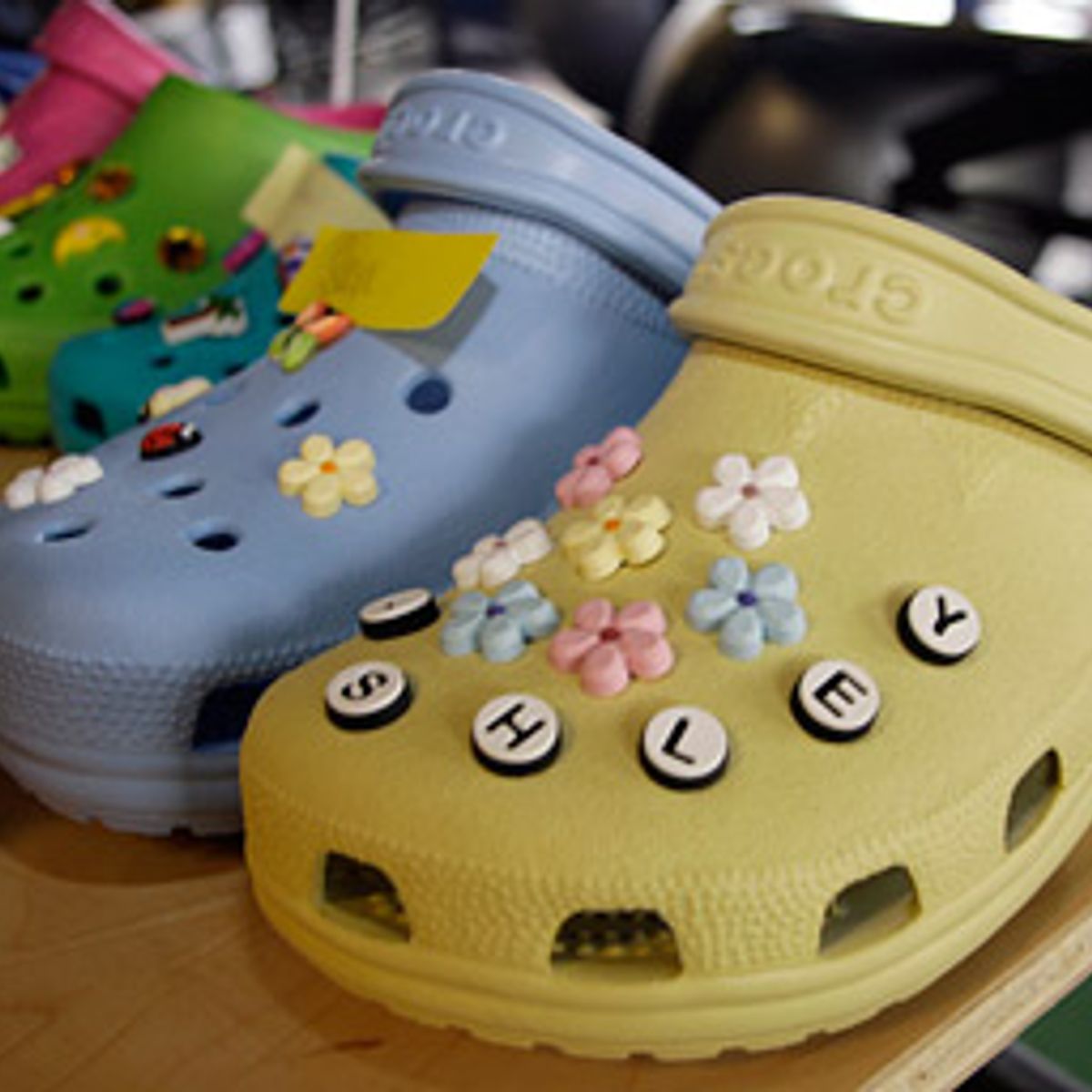crocs heartland mall