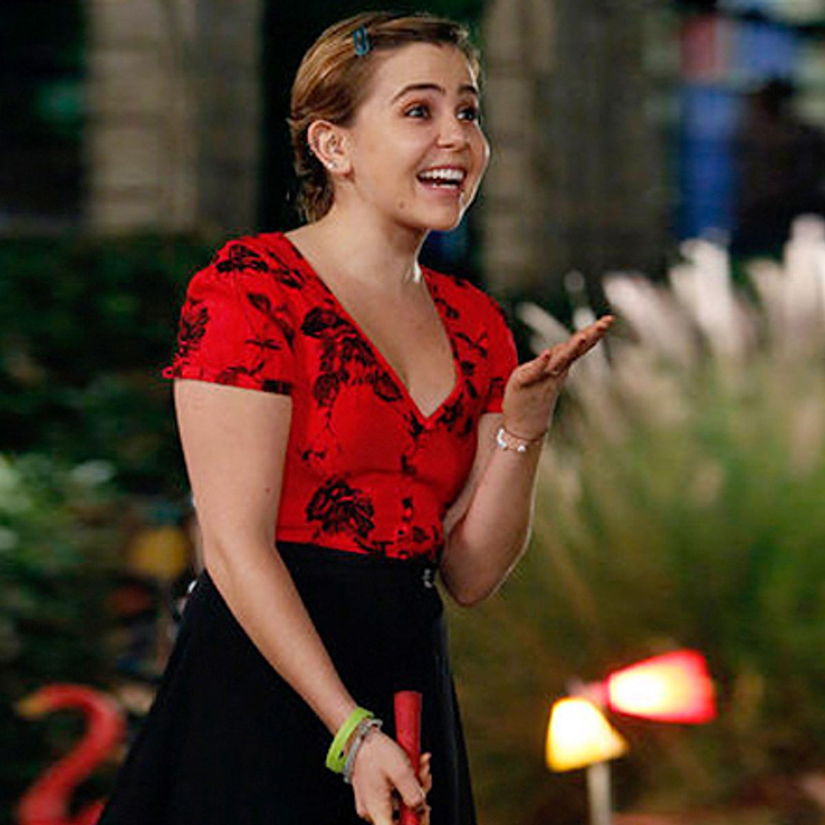 Hollywood Is Gross Why Did Mae Whitman Lose Her Part In The