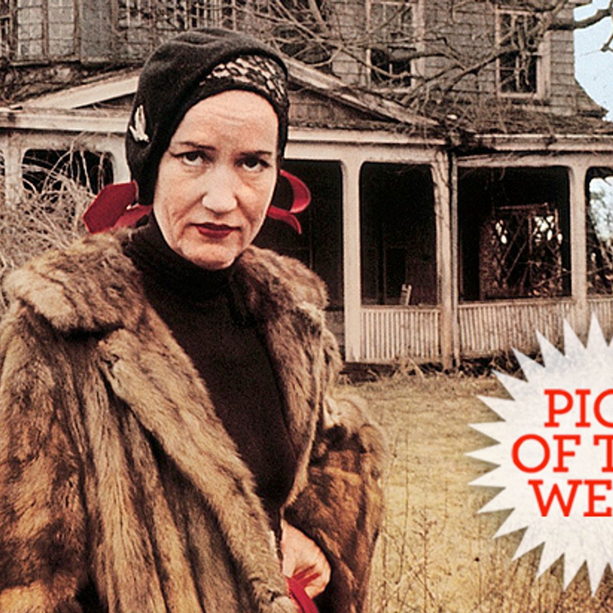 Grey Gardens The Lost World Of Little Edie Still Amazing After
