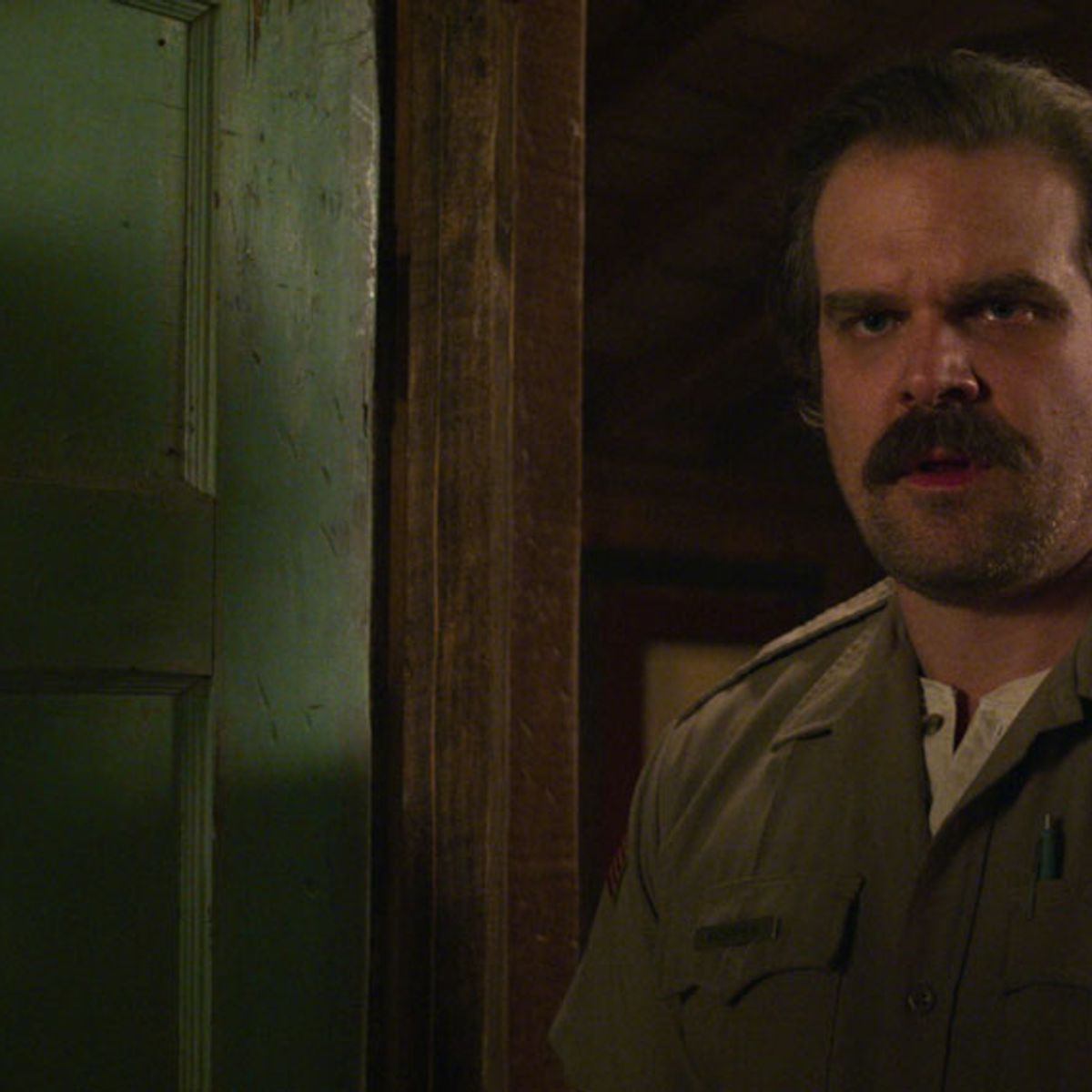 Stranger Things 3 Gives Us A Meaner Hopper And We Re Not Loving