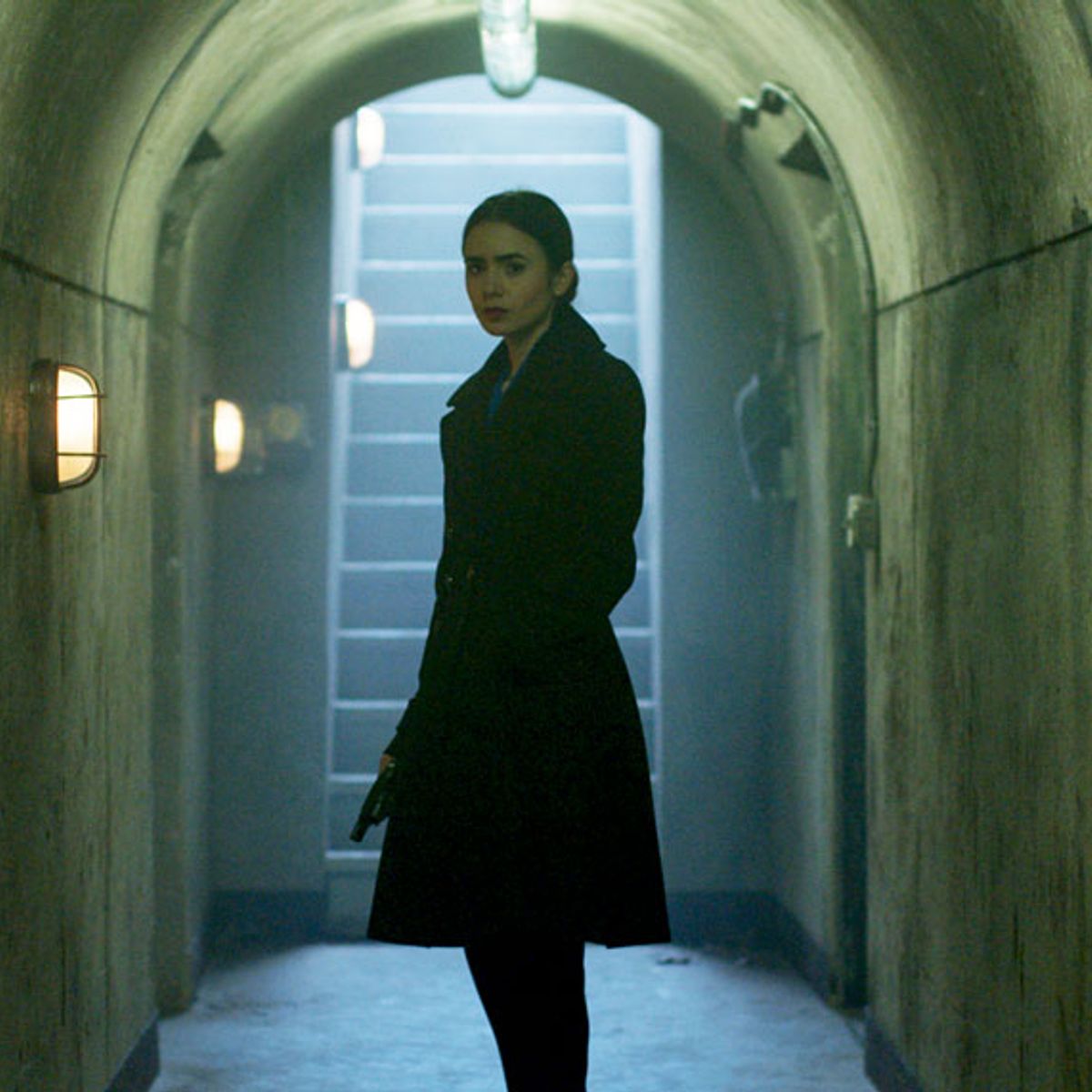 In Juicy Thriller Inheritance Lily Collins Is A Woman Who