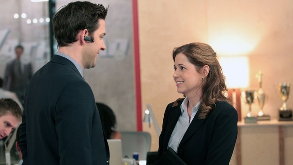 The Office Couldn't Decide If Pam Or Jim Worked At Dunder Mifflin First