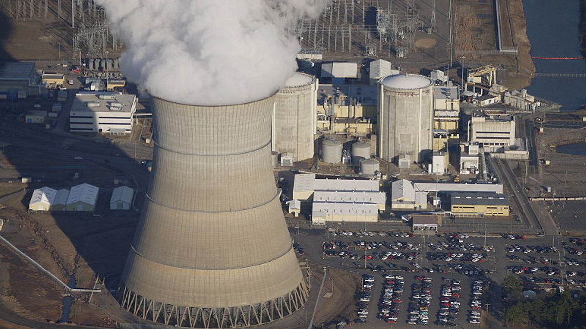 Reactor down after explosion at Arkansas nuclear plant 