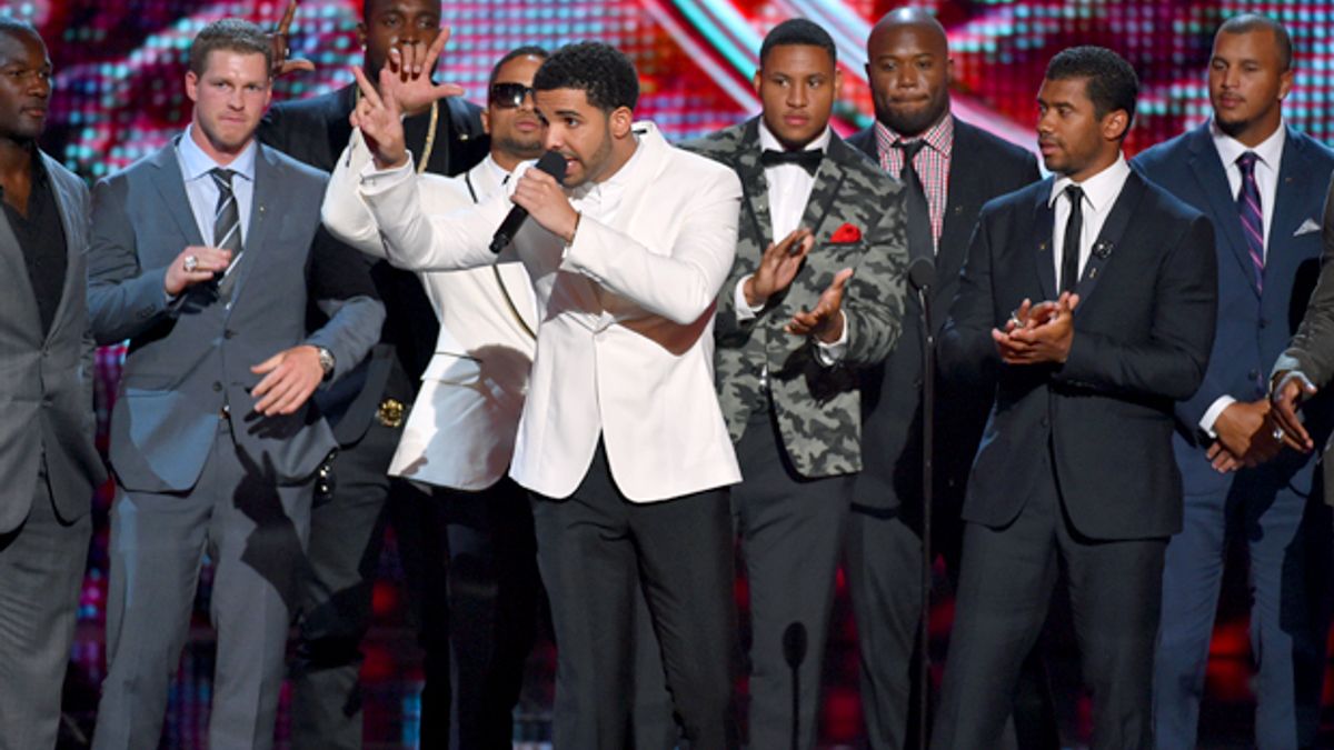 All of Drake's Looks from Last Night's ESPY Awards