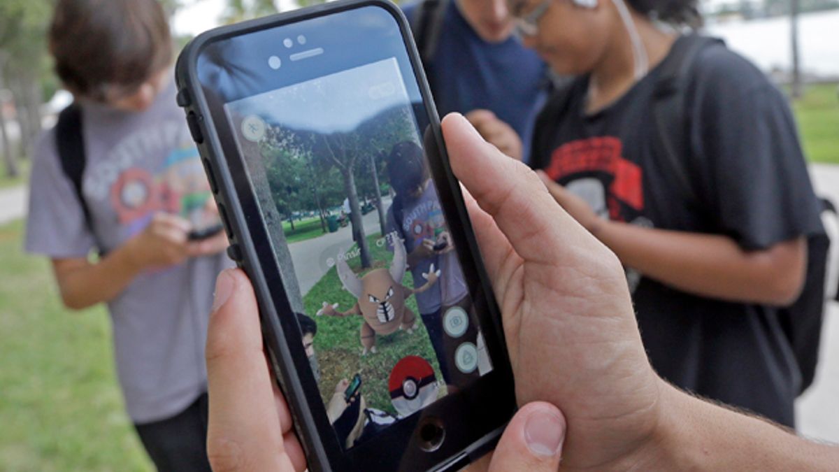 Pokemon Go craze hits Twin Cities kids and adults