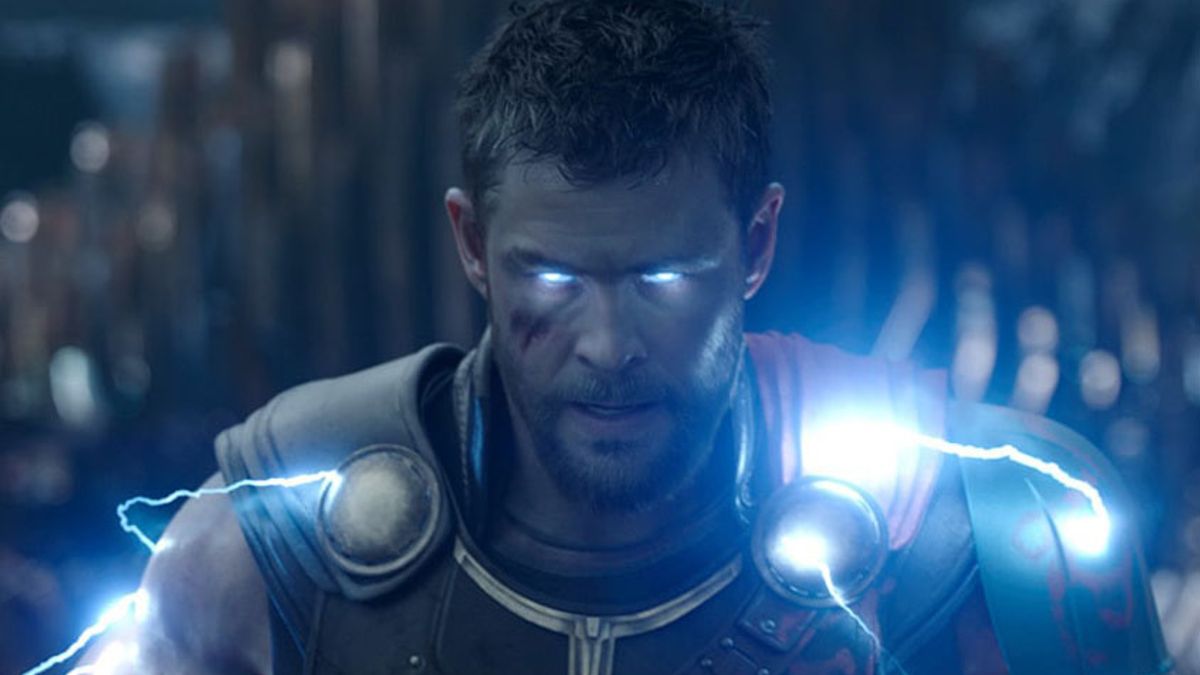 Chris Hemsworth's Thor: Love And Thunder Was A Flop As It Earned Less Than  Thor: Ragnarok? Here's All You Need To Know