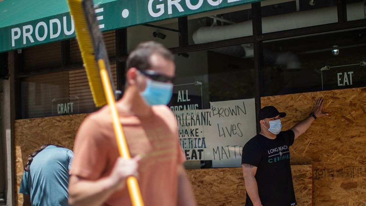 Community distraught over looting of Kroger in West Louisville