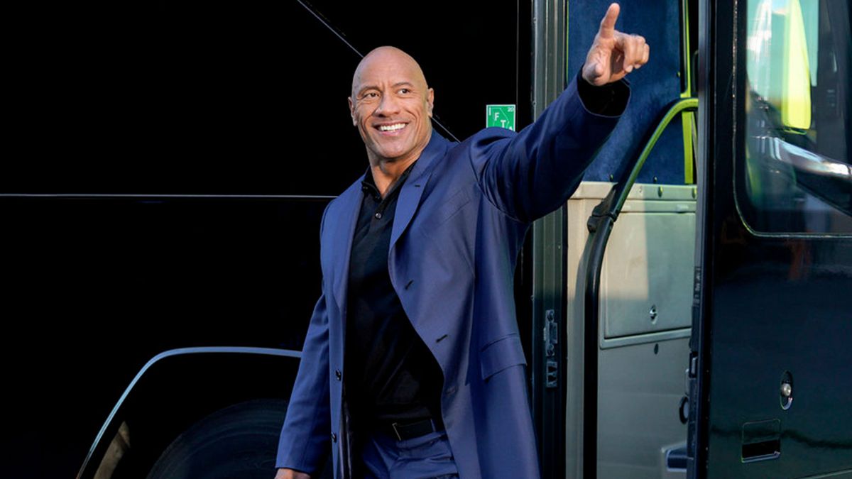 Dwayne “The Rock” Johnson: 'Fast and Furious 8' Hobbs First Photo – The  Hollywood Reporter