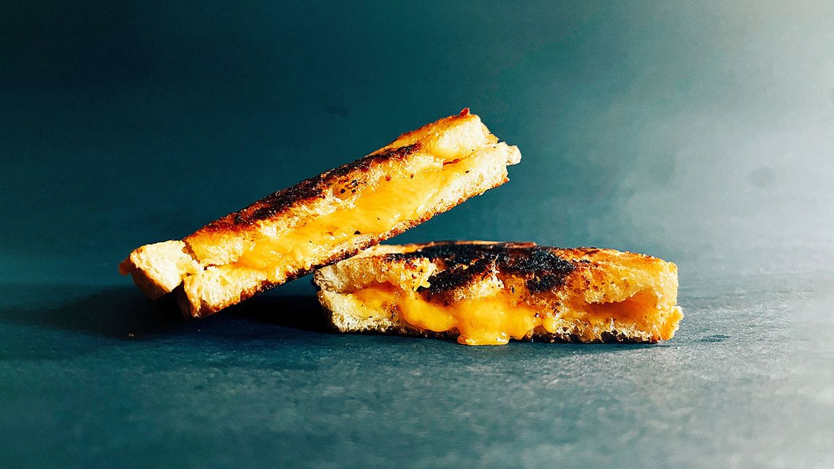 This Toaster Makes The Best Grilled Cheese In Two Minutes Flat