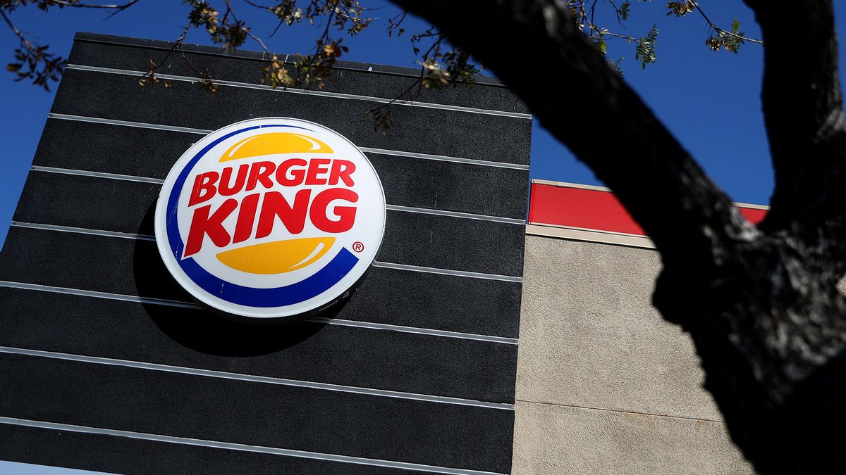 Burger King's owner plans to close hundreds of restaurants