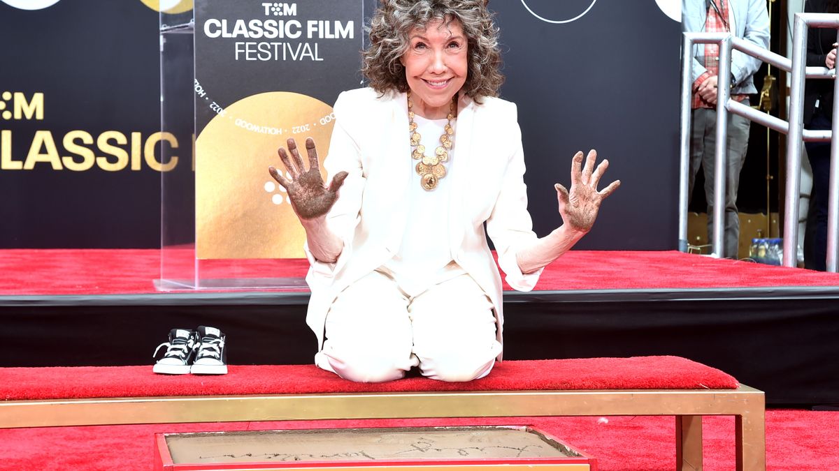 lily tomlin chair