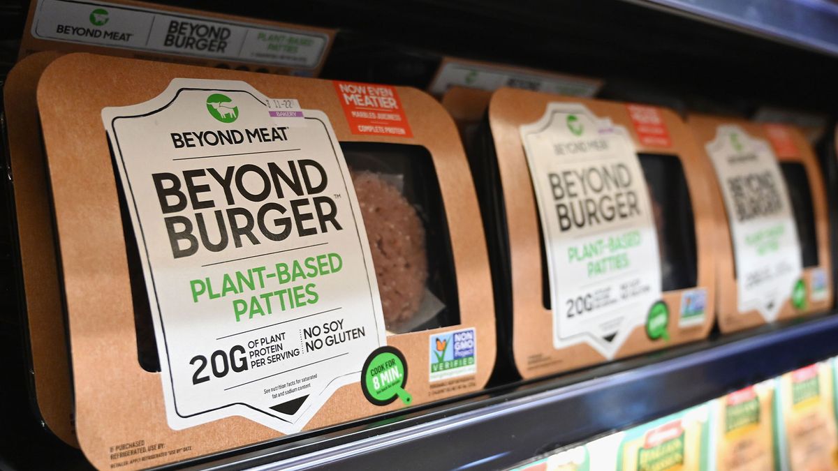 As people eat less fake meat, Beyond Meat sales are slumping, and the company understands why beyond meat beyond burger 1230800807