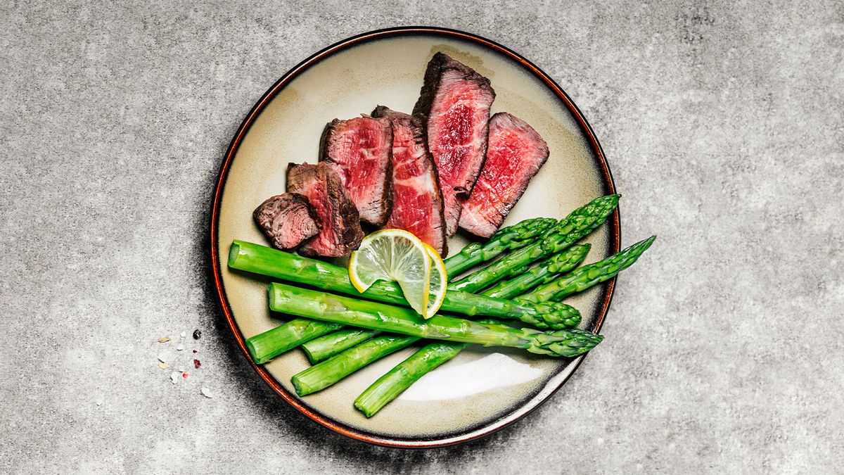 https://mediaproxy.salon.com/width/1200/height/675/https://media.salon.com/2022/12/steak_with_asparagus_636728710.jpg