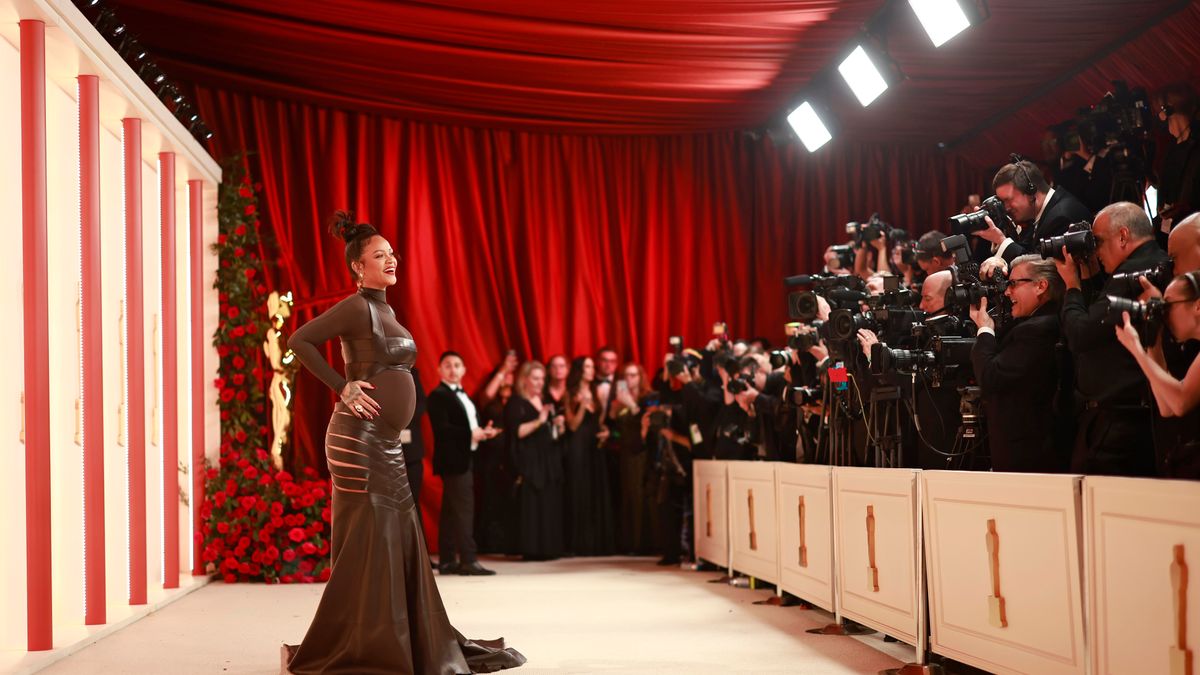 Oscars 2020 who wore what: 45 red carpet looks from the women in film  parties