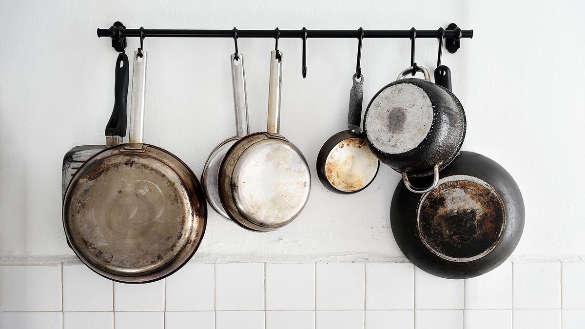 This Do-It-All Pan Is The Only Piece Of Cookware You Need