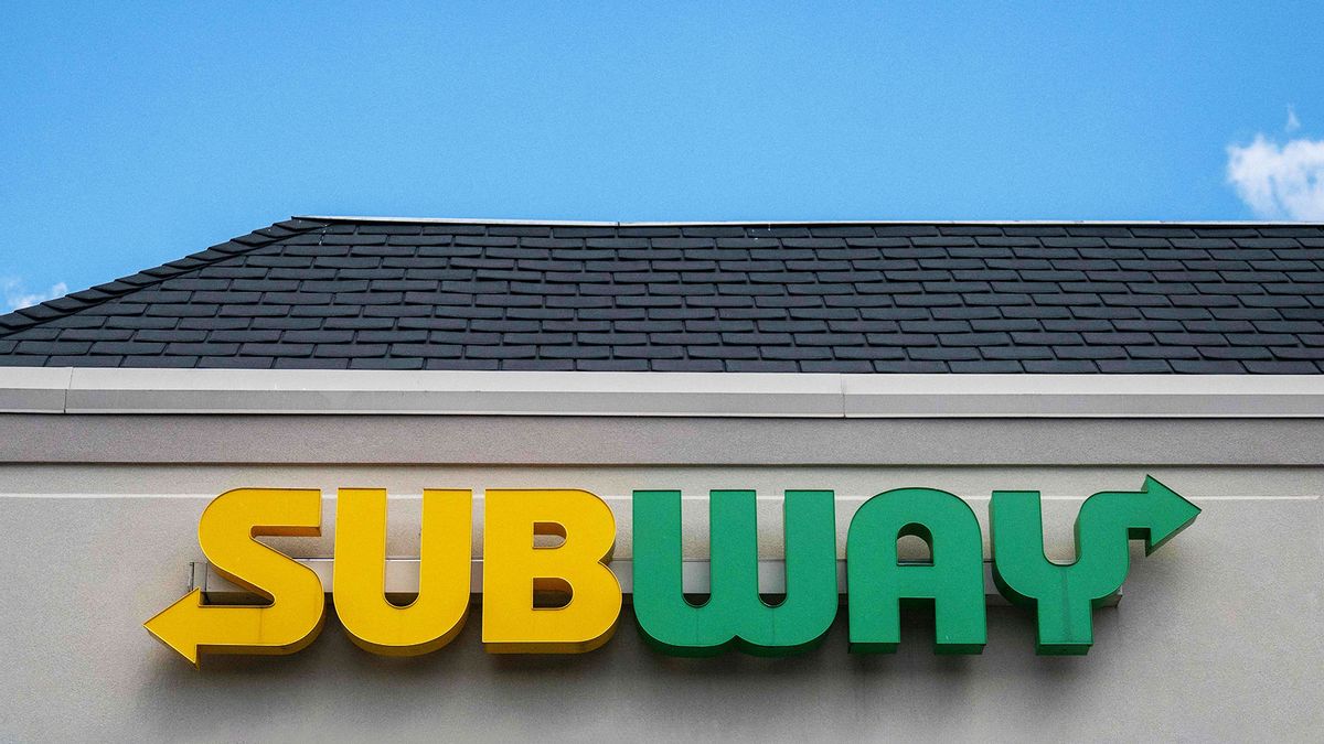 Report: Bain, Goldman Sachs among Subway's potential bidders