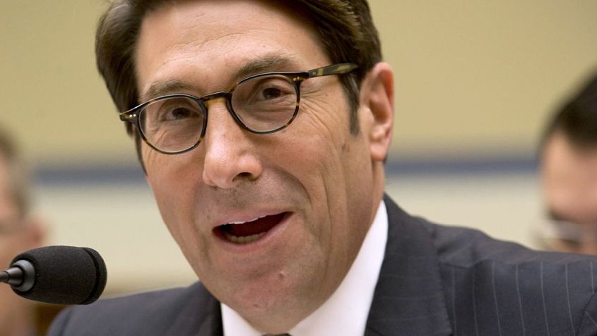 Last lawyer standing Jay Sekulow becomes Trump s one man