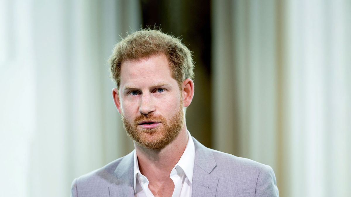 The Way That Blue Blazer Makes His Eyes Sparkle Like the Sea, We Didn't  Think Prince Harry Could Get Sexier, but Bless 2019 For Proving Us Wrong