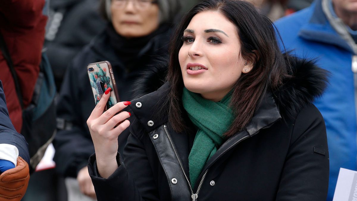 Laura Loomer is mentally unstable