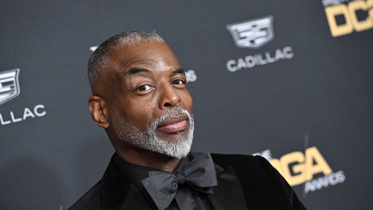 LeVar Burton replaces Drew Barrymore as host of National Book