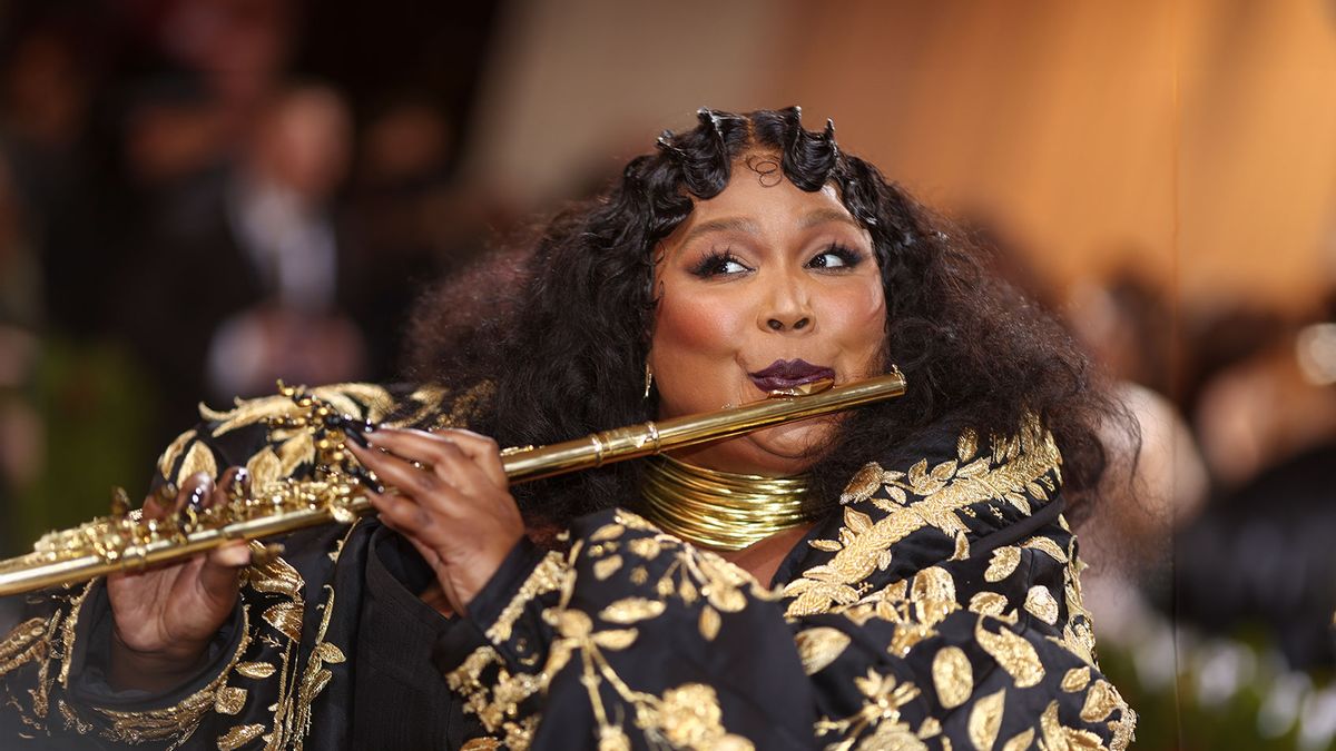 6 celebs you didn't know play the flute