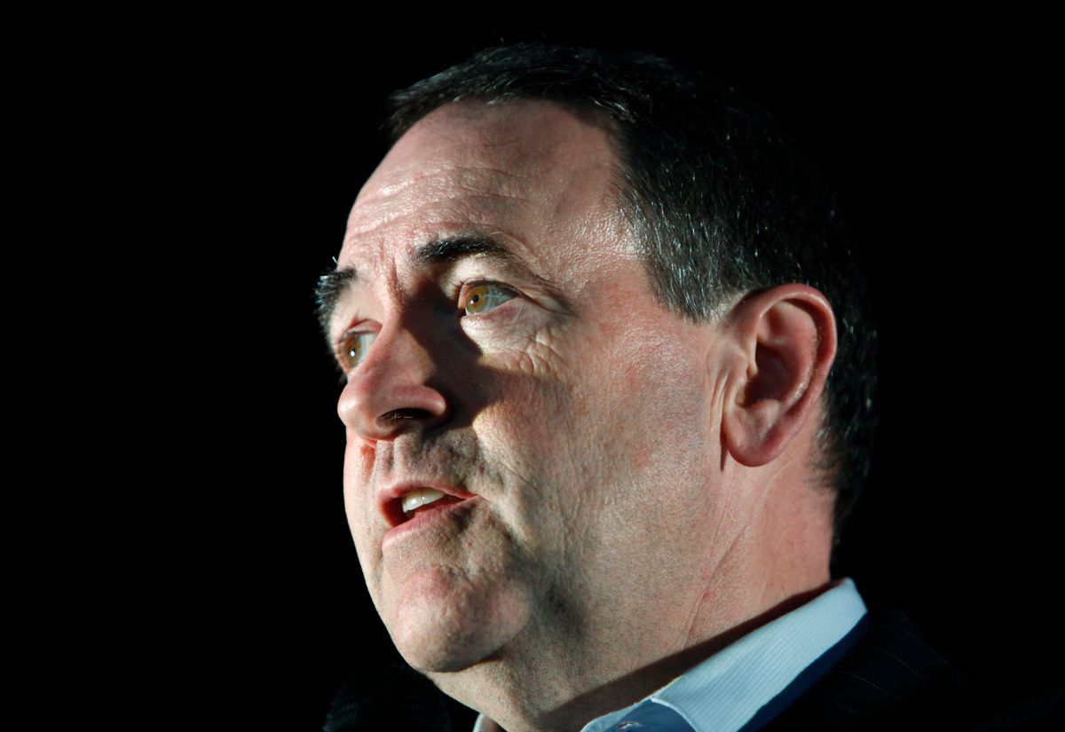 Former Arkansas Gov. Mike Huckabee, who won the 2008 Iowa presidential caucus, speaks to local residents, Wednesday, June 10, 2009, in Arnolds Park, Iowa.  Huckabee was in the state to speak to a business group and raise money for Sioux City businessman Bob Vander Plaats, who is seeking the Republican nomination for governor. (AP Photo/Charlie Neibergall) (Charlie Neibergall)