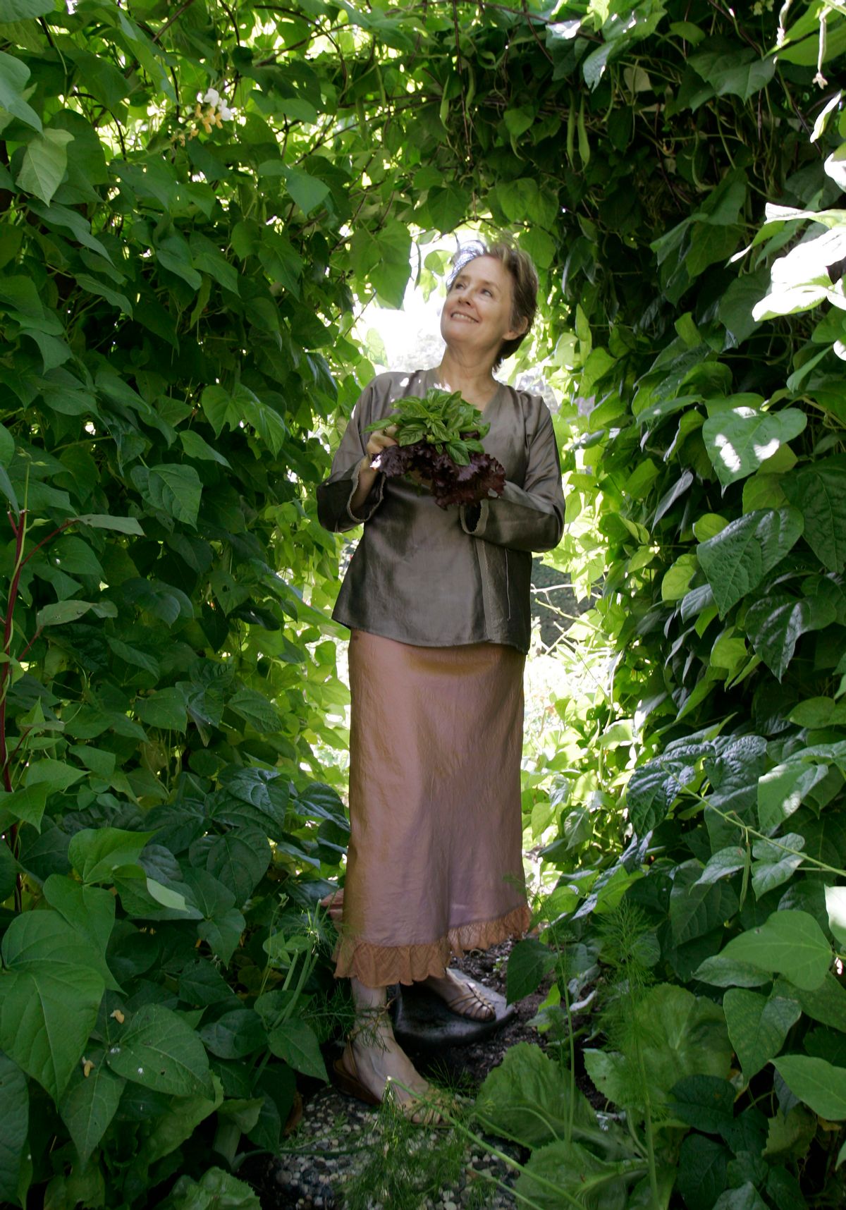 Alice Waters in her garden in Bolinas, Calif., Wednesday, Aug. 6, 2008. (AP Photo/Paul Sakuma) (Paul Sakuma)