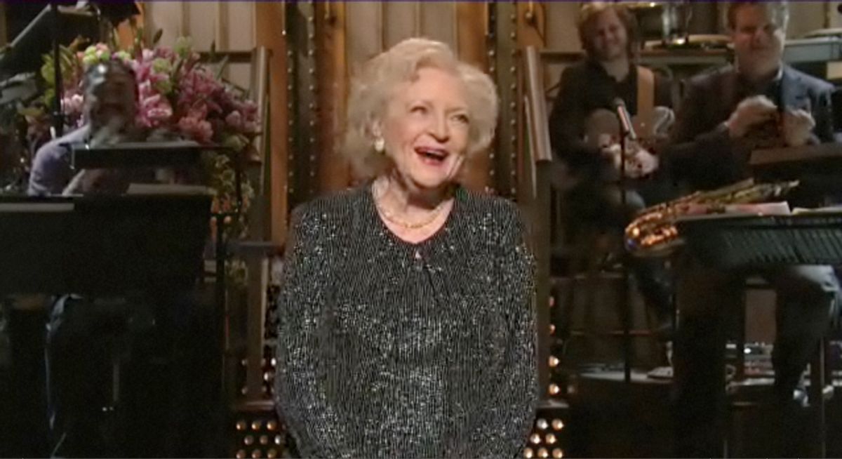 Betty White charms on "SNL"