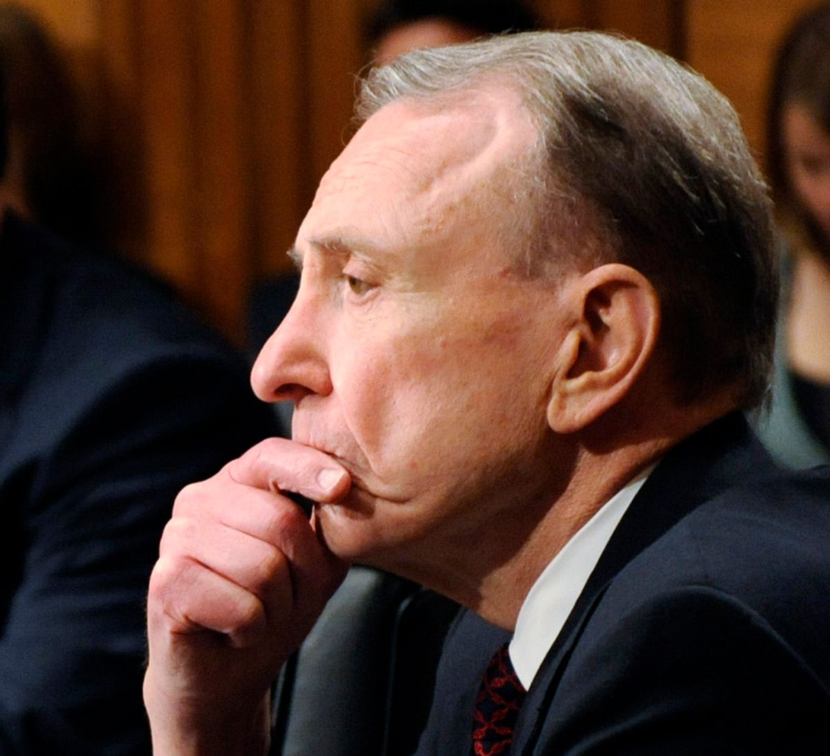 Senator Arlen Specter sits at a Senate Appropriations Committee emergency hearing on the Swine Influenza on Capitol Hill in Washington, April 28, 2009. Specter said on Tuesday he will switch parties, moving Democrats closer to a 60-vote Senate majority that would allow them to break Republican procedural roadblocks.   REUTERS/Jonathan Ernst      (UNITED STATES POLITICS)                  (Â© Jonathan Ernst / Reuters)