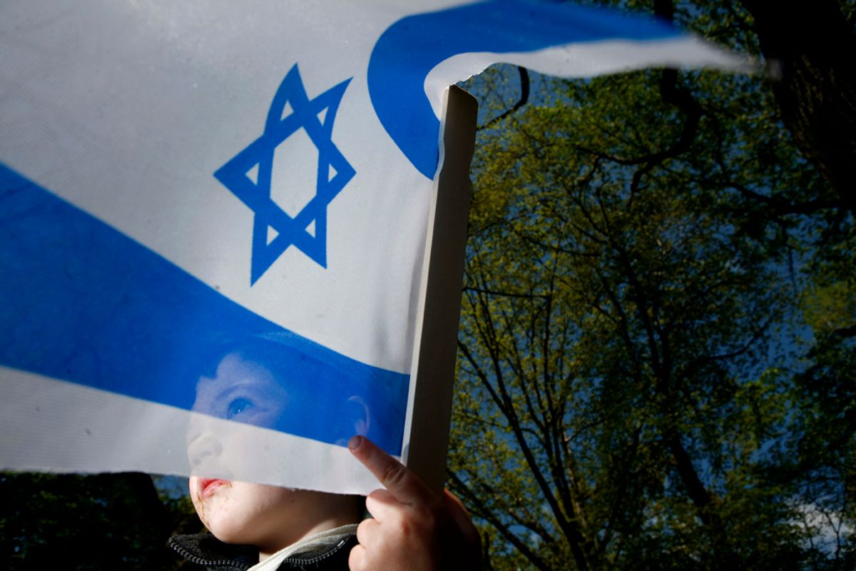 A participant marches in the "Salute to Israel Day" Parade in New York May 6, 2007. REUTERS/Eric Thayer (UNITED STATES) (Â© Eric Thayer / Reuters)