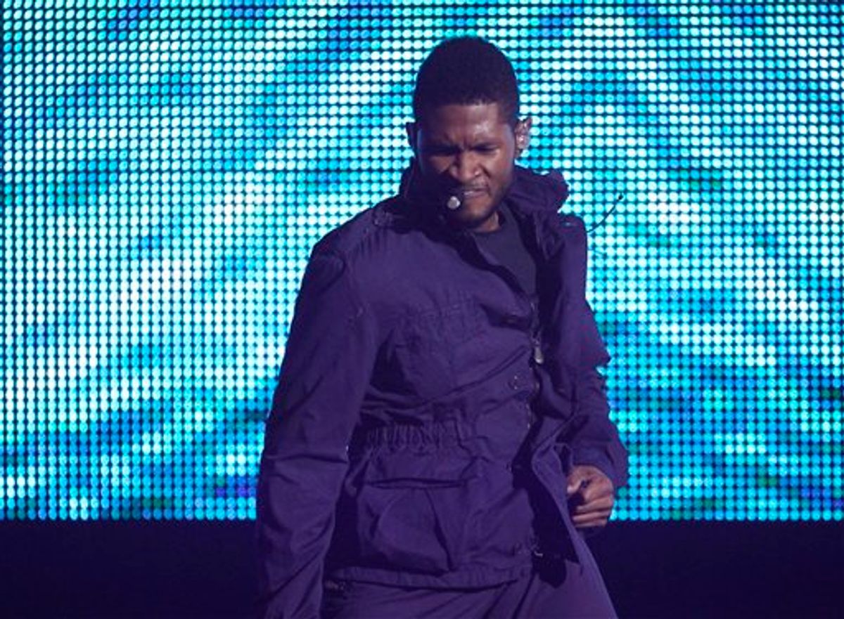 Usher performs at the 38th Annual American Music Awards on Sunday, Nov. 21, 2010 in Los Angeles. (AP Photo/Matt Sayles) (AP)