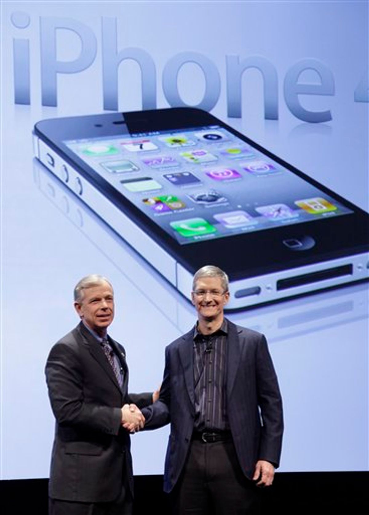 Lowell McAdam, left, Verizon President and COO, and Tim Cook, COO of Apple, announce that Verizon Wireless will carry Apple's iPhone, Tuesday, Jan. 11, 2011 in New York.  Verizon Wireless and Apple@ today announced that the iPhone@ 4 will be available on the Verizon Wireless network beginning on Thursday, February 10. Qualified Verizon Wireless customers will be given the exclusive opportunity to pre-order iPhone 4 online on February 3, ahead of general availability.(AP Photo/Mark Lennihan)   (AP)