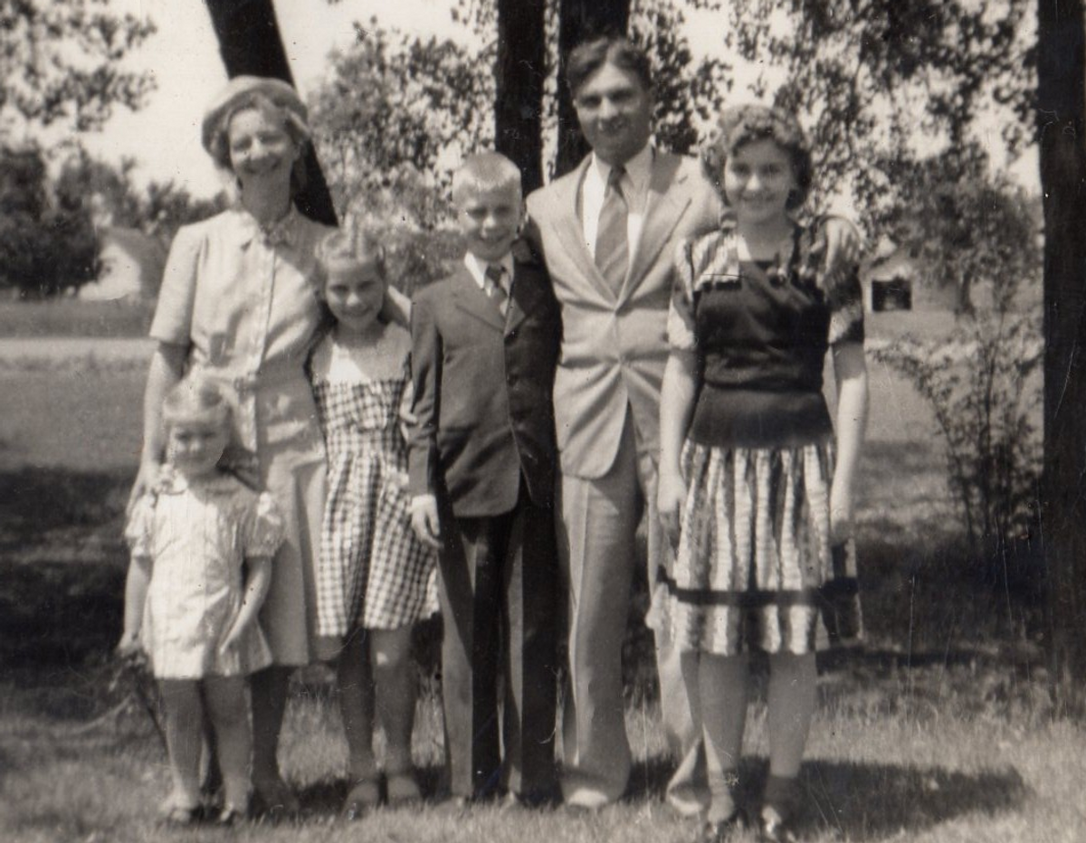 Mary Lou's family in Kansas in 1944. Mary Lou is on the far right      (Courtesy of Mary Lou Goertzen)