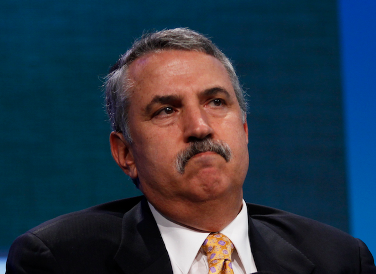 Journalist Thomas Friedman moderates a plenary session on strengthening market-based solutions during the Clinton Global Initiative in New York        (REUTERS/Lucas Jackson)