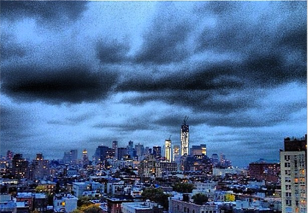 Unconfirmed picture of pre-storm Manhattan    (via Twitter user @bravoandy)