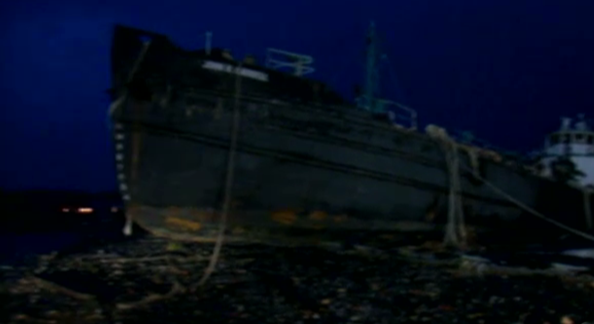  Tanker run aground on Staten Island (ABC News screen shot)