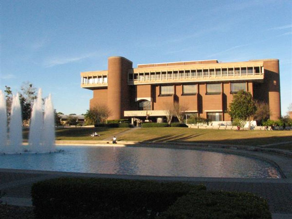 Library at the University of Central Florida (UCF)     (Wikimedia Commons)