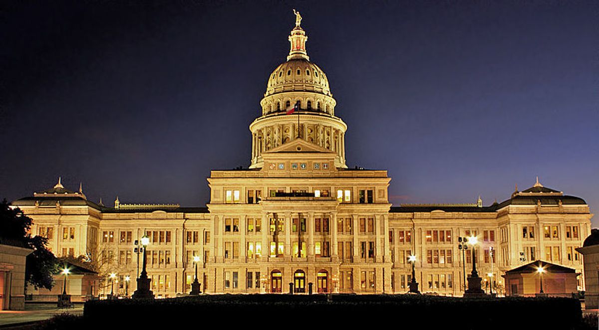  Texas state Capitol        (via Wikipedia)
