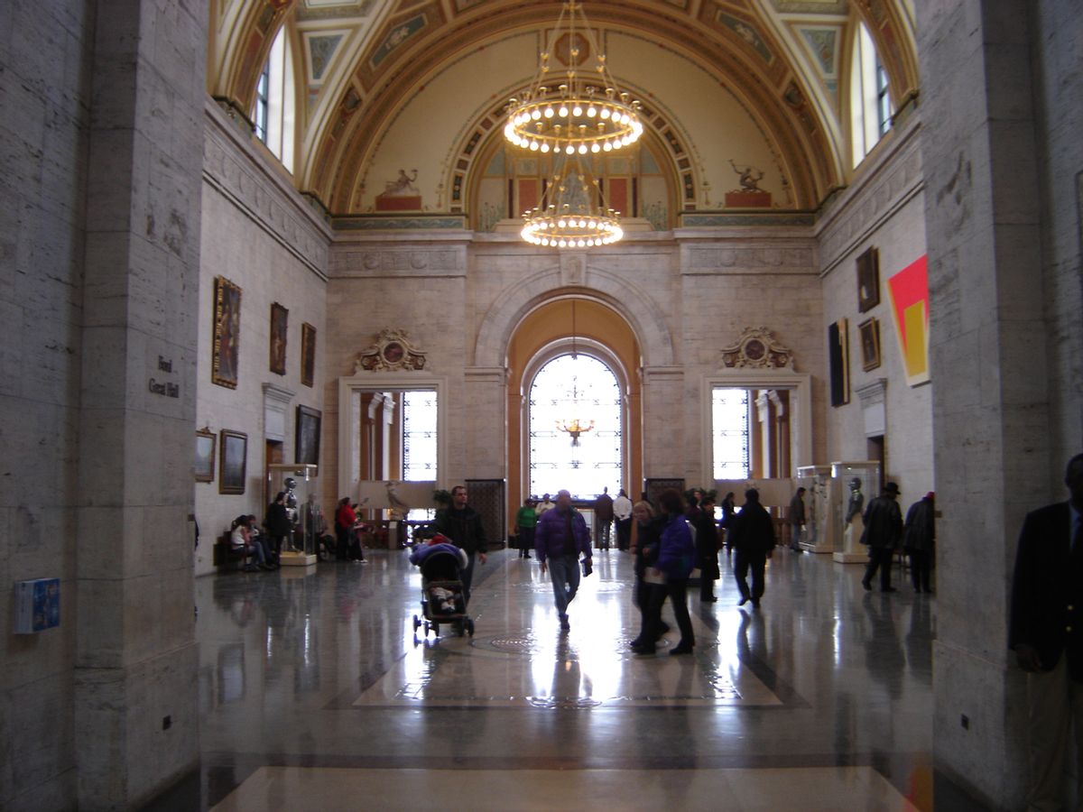  Interior main hall - Detroit Institute of Arts. (Wikimedia Commons)