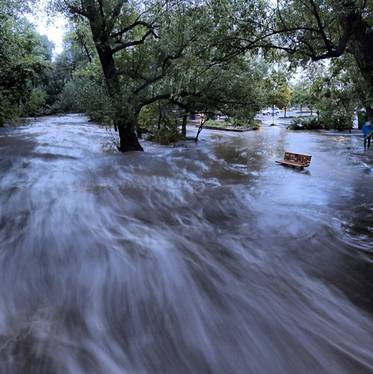Природные чс наводнения. Наводнение. Наводнение в природе. Фотографии наводнения. Потоп в природе.
