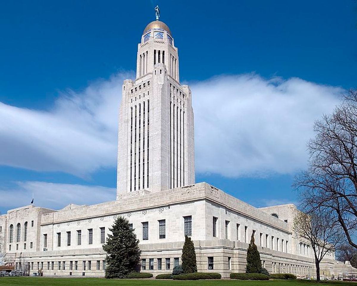 Nebraska state capitol        (Wikimedia Commons)