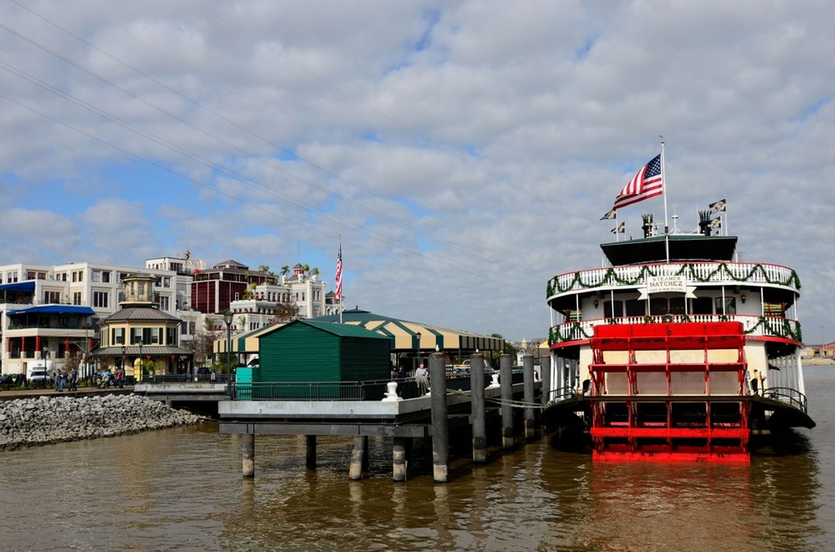 A steamer docked on the Mississippi River at the New Orleans French Quarter   (Chuck Wagner/Shutterstock)