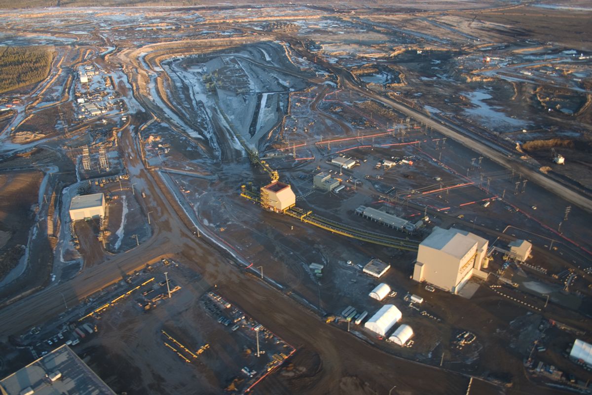 Oil sands development in Northern Alberta    (Christopher Kolaczan/Shutterstock)