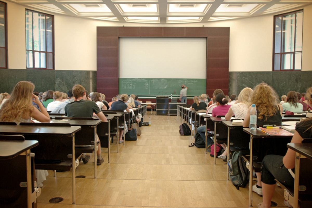  (<a href='http://www.istockphoto.com/stock-photo-3614069-students-in-a-lecture-1.php?st=b6094b5'>thelinke</a> via <a href='http://www.istockphoto.com/'>iStock</a>)