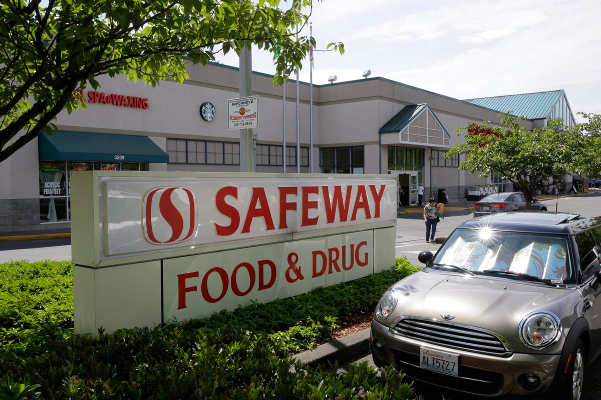 A Safeway grocery store is photographed Thursday, May 21, 2015, in Olympia, Wash. (AP Photo/Ted S. Warren) (AP)