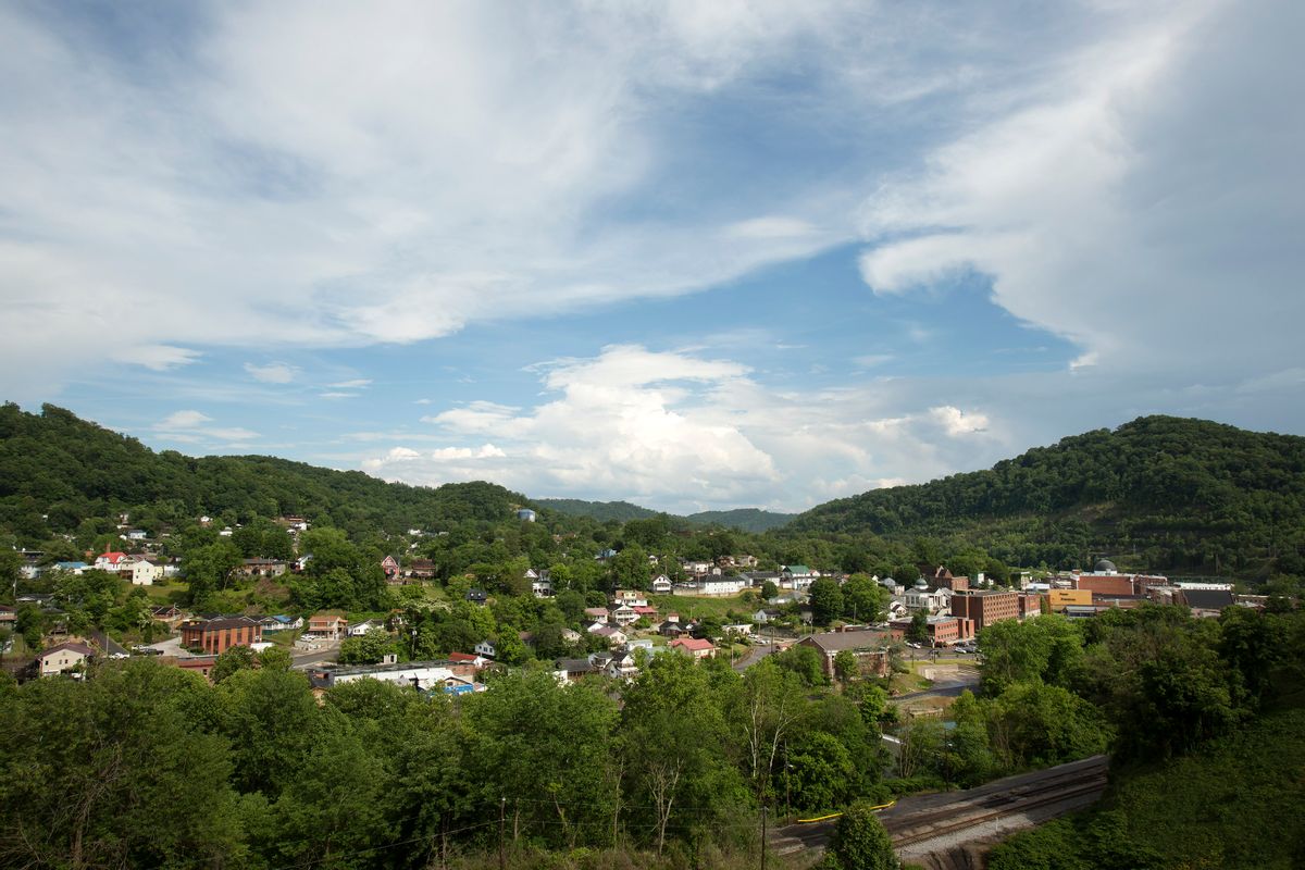 The small city of Hazard, Ky., shown Tuesday, May 26, 2015, nestled in the heart of the coal fields of Appalachia and is at the heart of an injection drug use problem in the region. Public health officials warn if the region doesn't get the problem under control, it's likely to see a Hepatitis C or HIV outbreak. (AP Photo/David Stephenson) (AP Photo/David Stephenson)