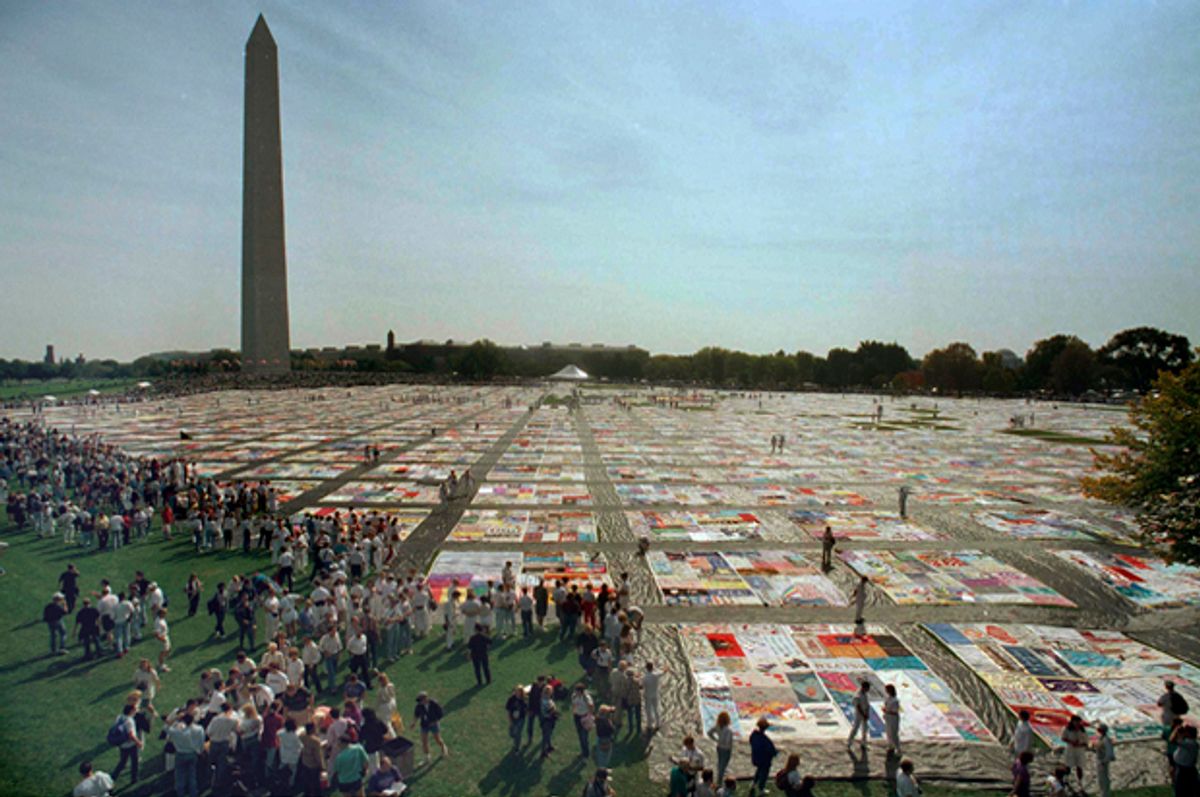 The 21,000 panel Names Project AIDS Memorial Quilt in Washington, Oct. 10, 1992.   (AP/Shayna Brennan)