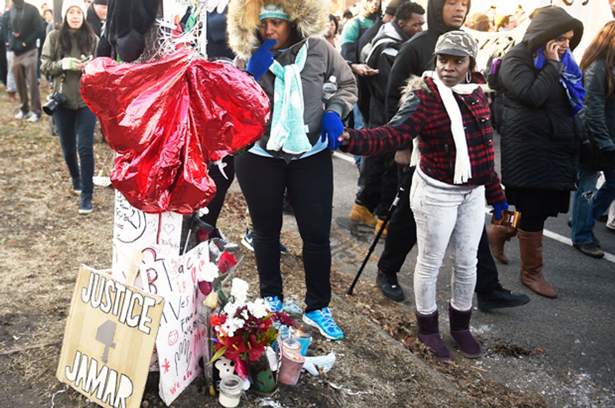 A memorial on the site were Jamar Clark was killed, Minneapolis, November 24, 2015.   (Reuters/Craig Lassig)