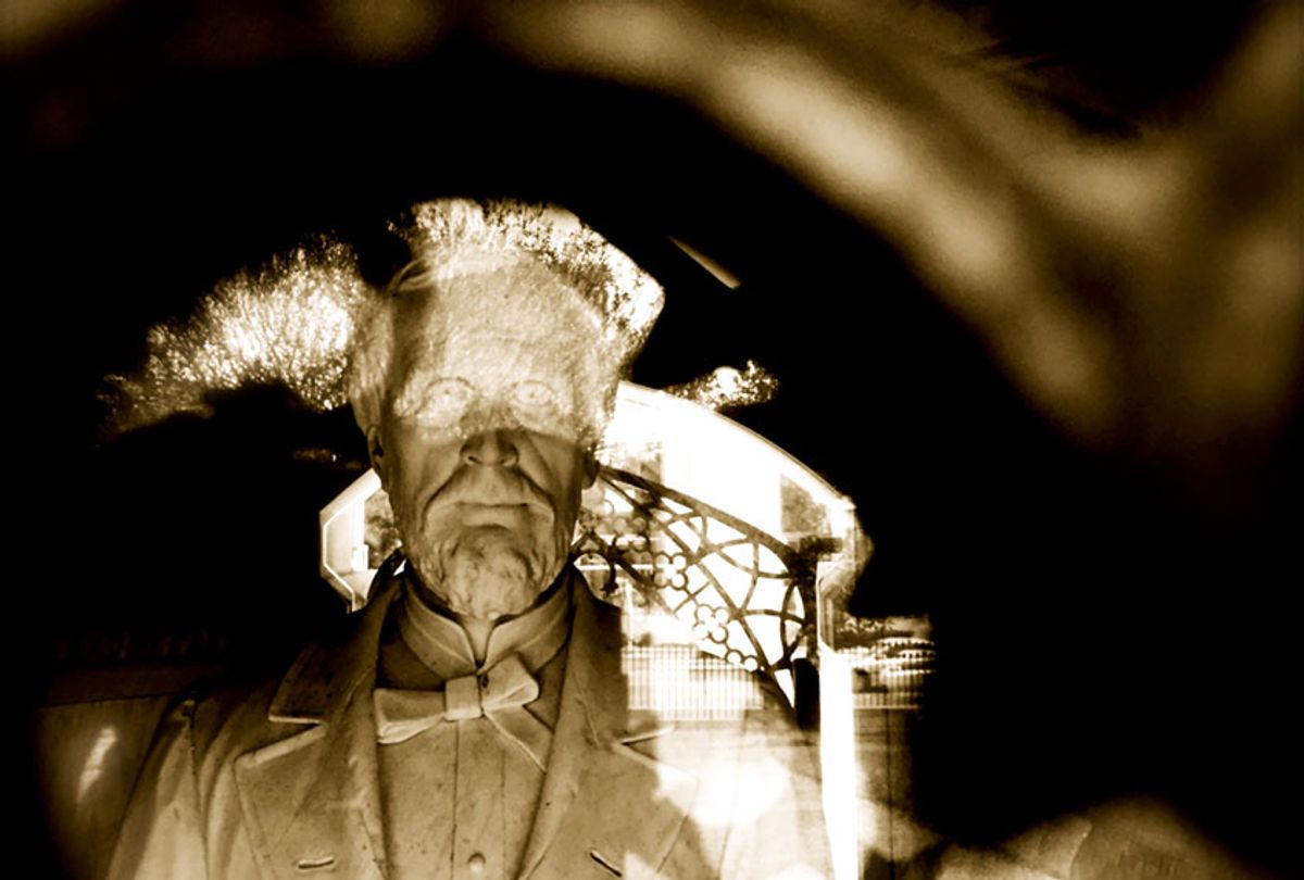 Statue of Jefferson Davis inside a crypt in Mississippi (Dwaine Rieves)